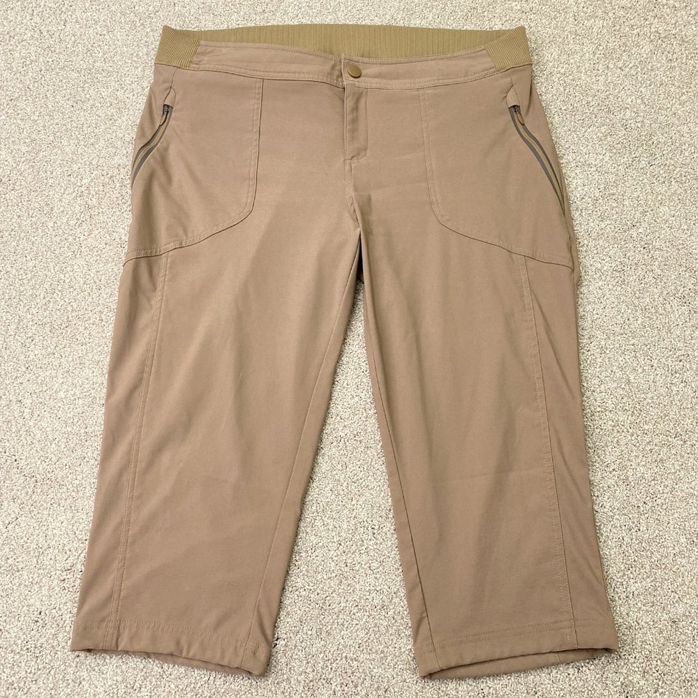 Columbia Omni Shield Women’s Size XL Beige Athletic Capri Hiking Pants